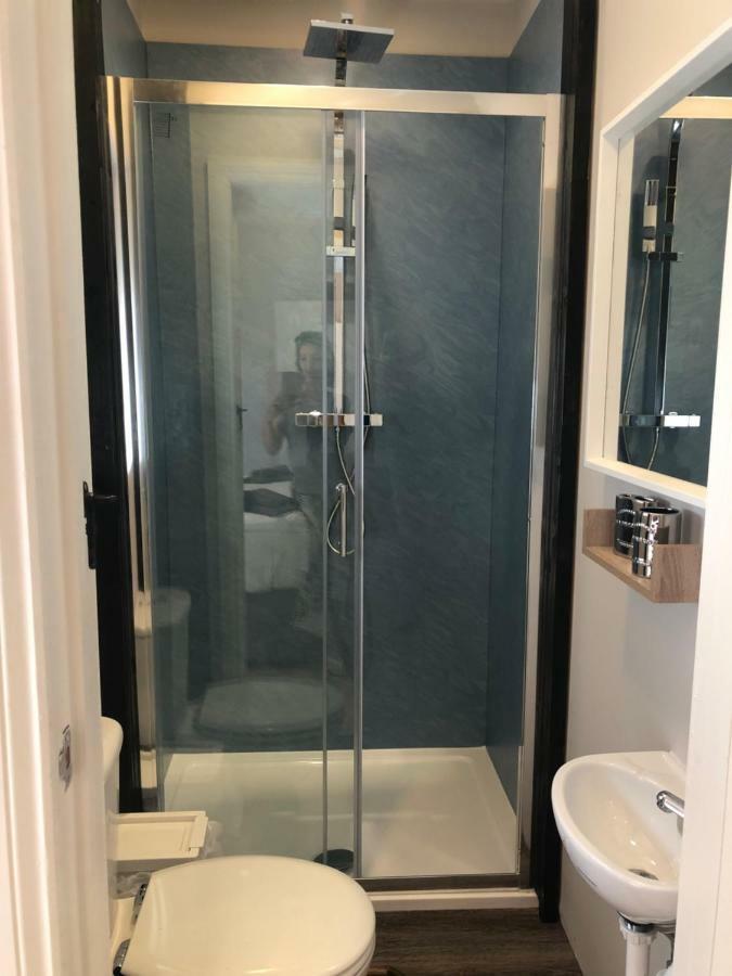 Maritime Pods Hotel พอร์ตสมัธ ภายนอก รูปภาพ