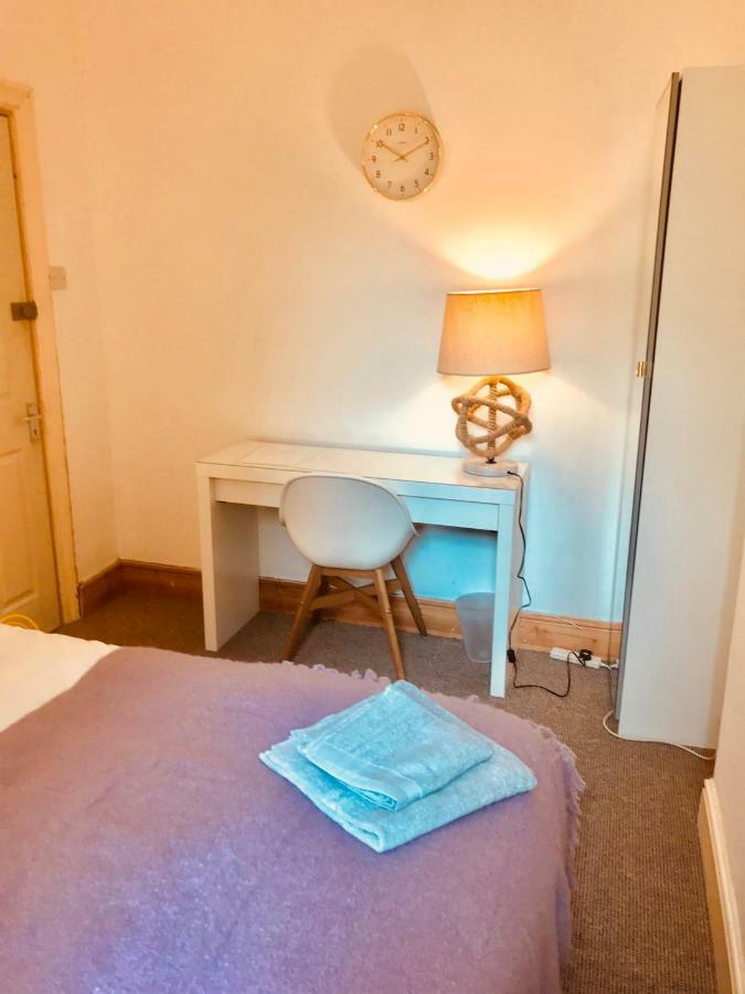Maritime Pods Hotel พอร์ตสมัธ ภายนอก รูปภาพ